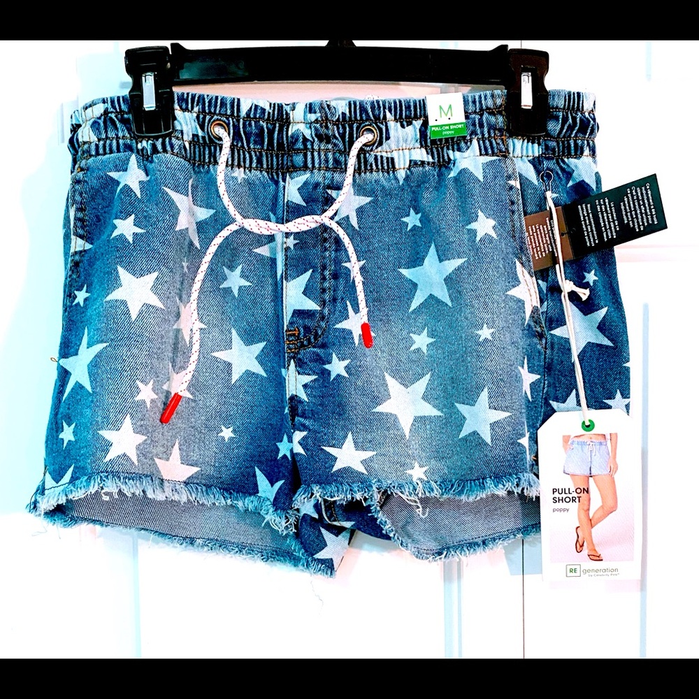 Celebrity Pink brand pull-on shorts. Sz M